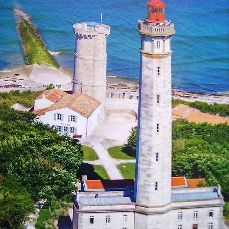 A Avec Jardin Spacieux Breuillet (Charente-Maritime)