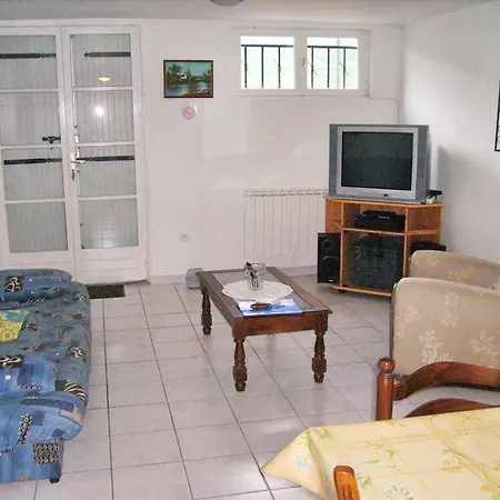 A Avec Jardin Spacieux Breuillet (Charente-Maritime)