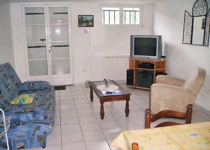 A Avec Jardin Spacieux Breuillet (Charente-Maritime)